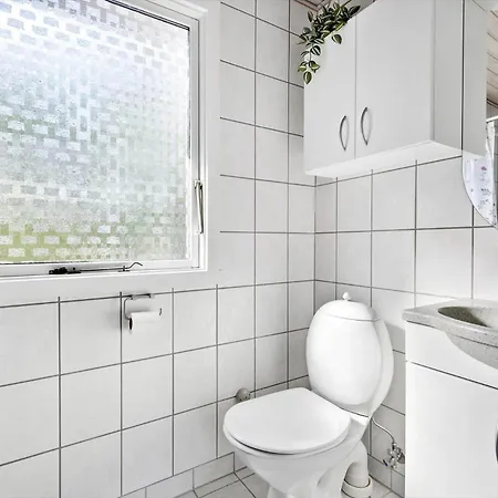 1514-akirkeby-poserekrogen-29 בית נופש Vester Somarken